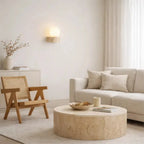 Elegante Aplique de Pared en Travertino y Vidrio | Kael