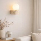 Elegante Aplique de Pared en Travertino y Vidrio | Kael