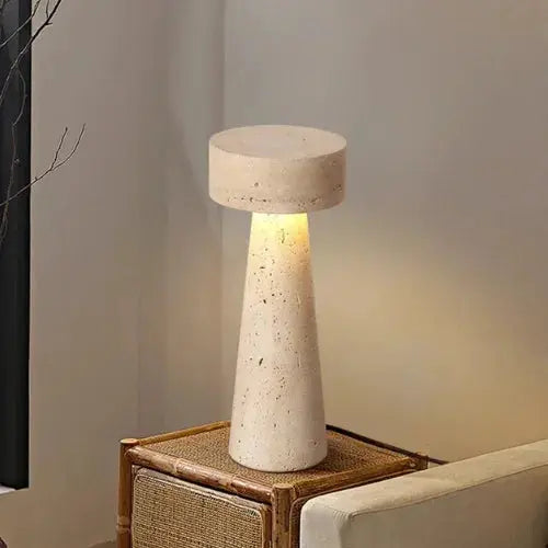 Lámpara de mesa LED moderna en travertino | Neri