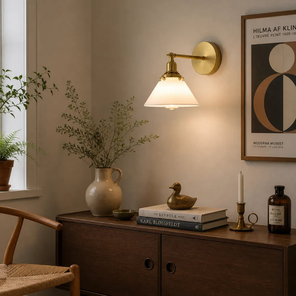 Modelo Rovin: Aplique de Pared Vintage en Vidrio Blanco
